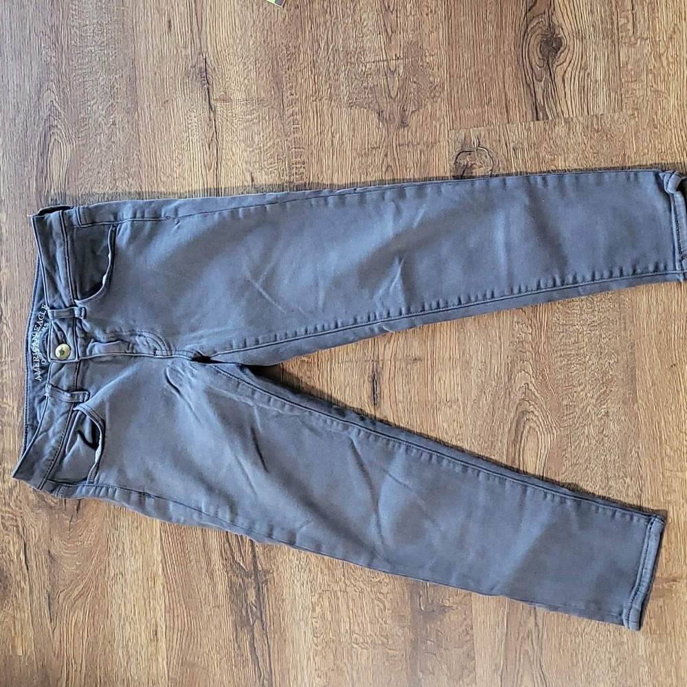 American Eagle light gray crop jegging pants
